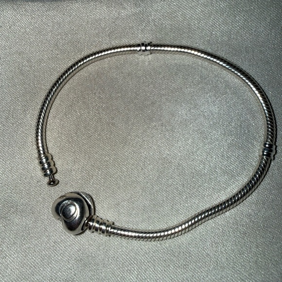 Pandora Moments Heart and Snake Chain Bracelet 6.7” - Picture 2 of 3